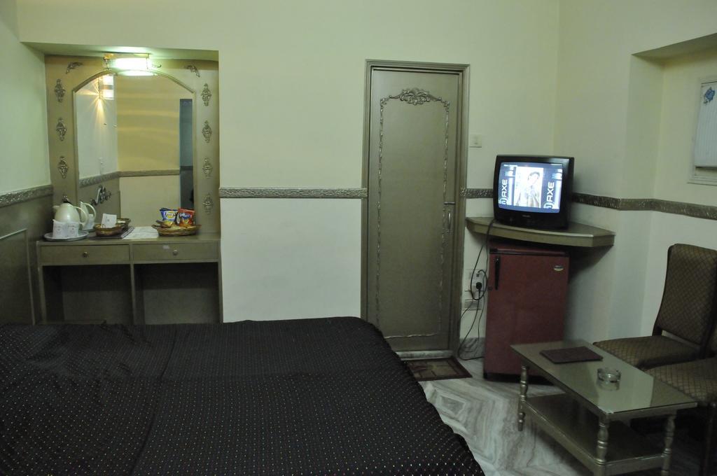 Hotel Heera Kolkata Luaran gambar