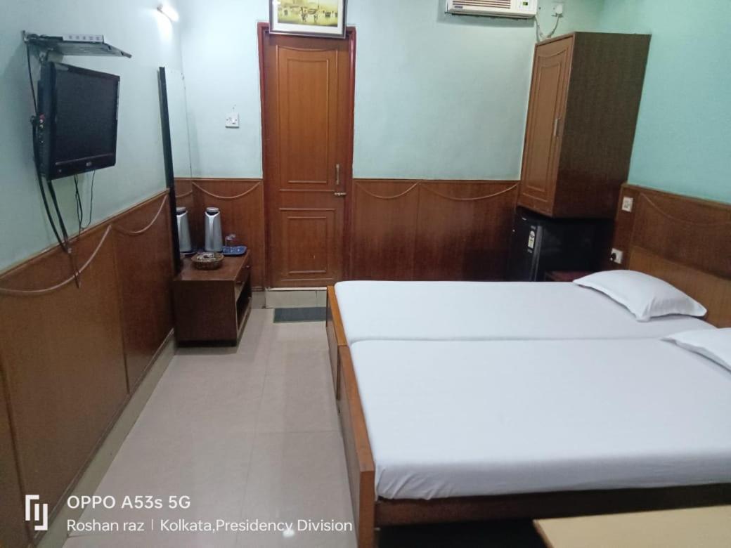 Hotel Heera Kolkata Luaran gambar