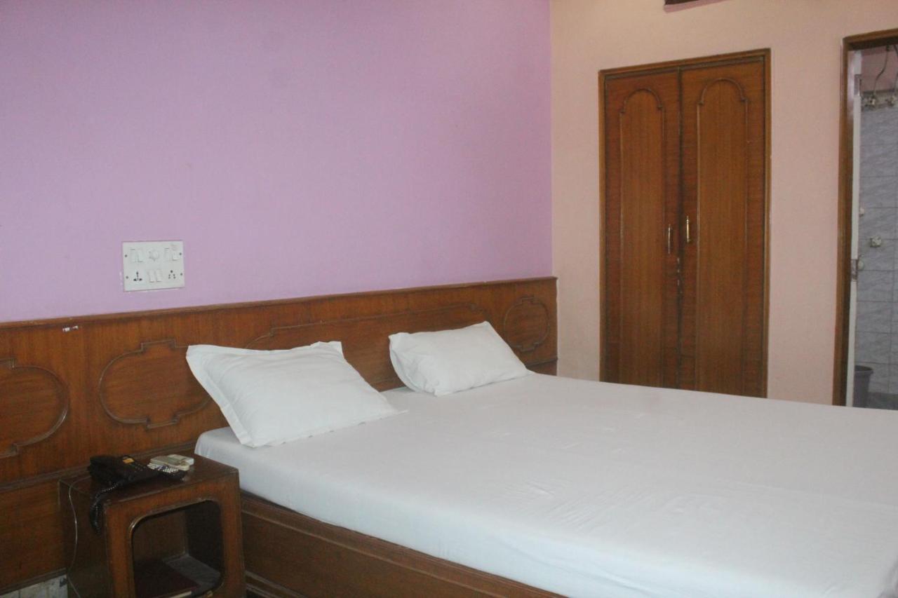 Hotel Heera Kolkata Luaran gambar