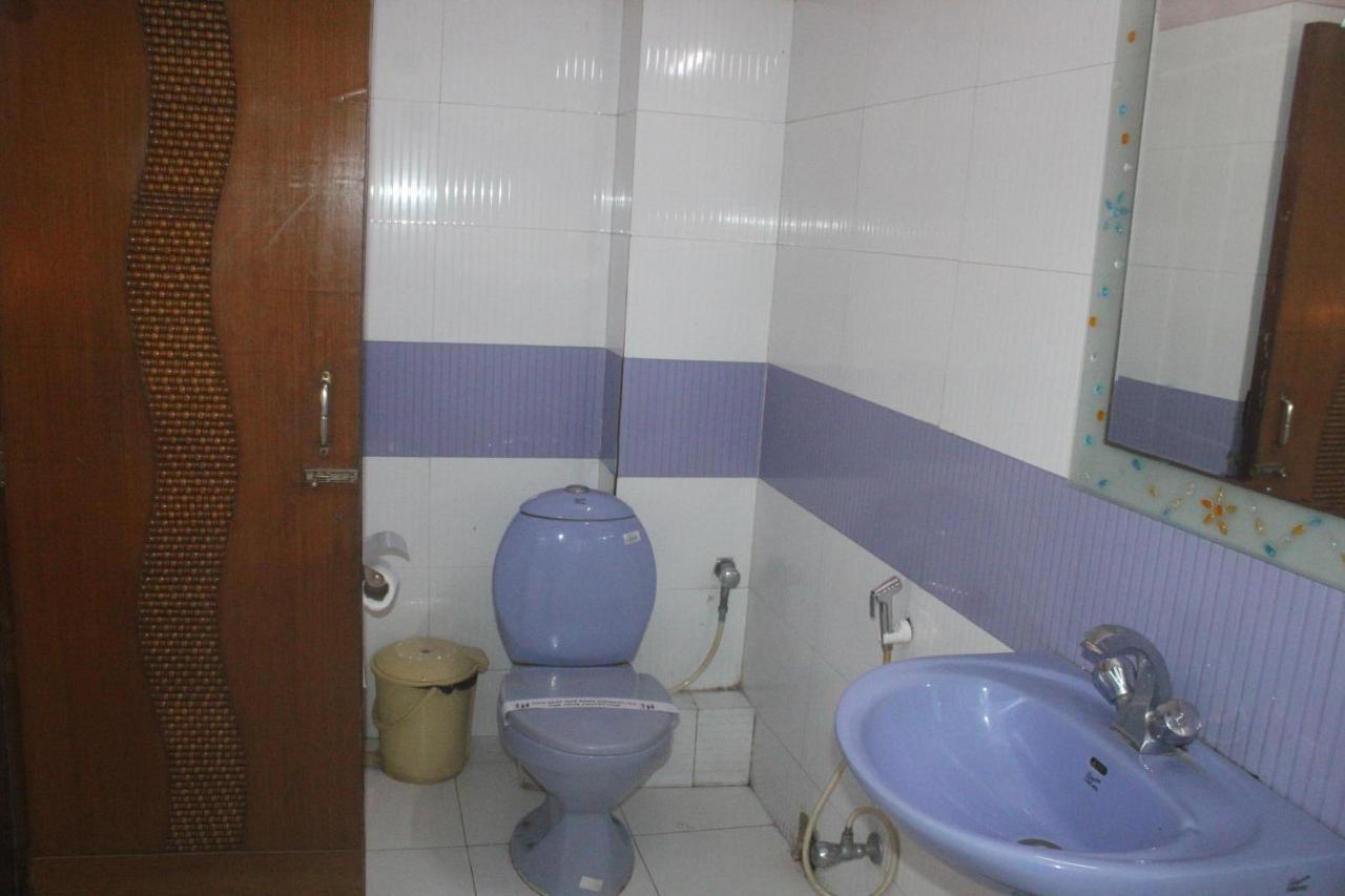Hotel Heera Kolkata Luaran gambar