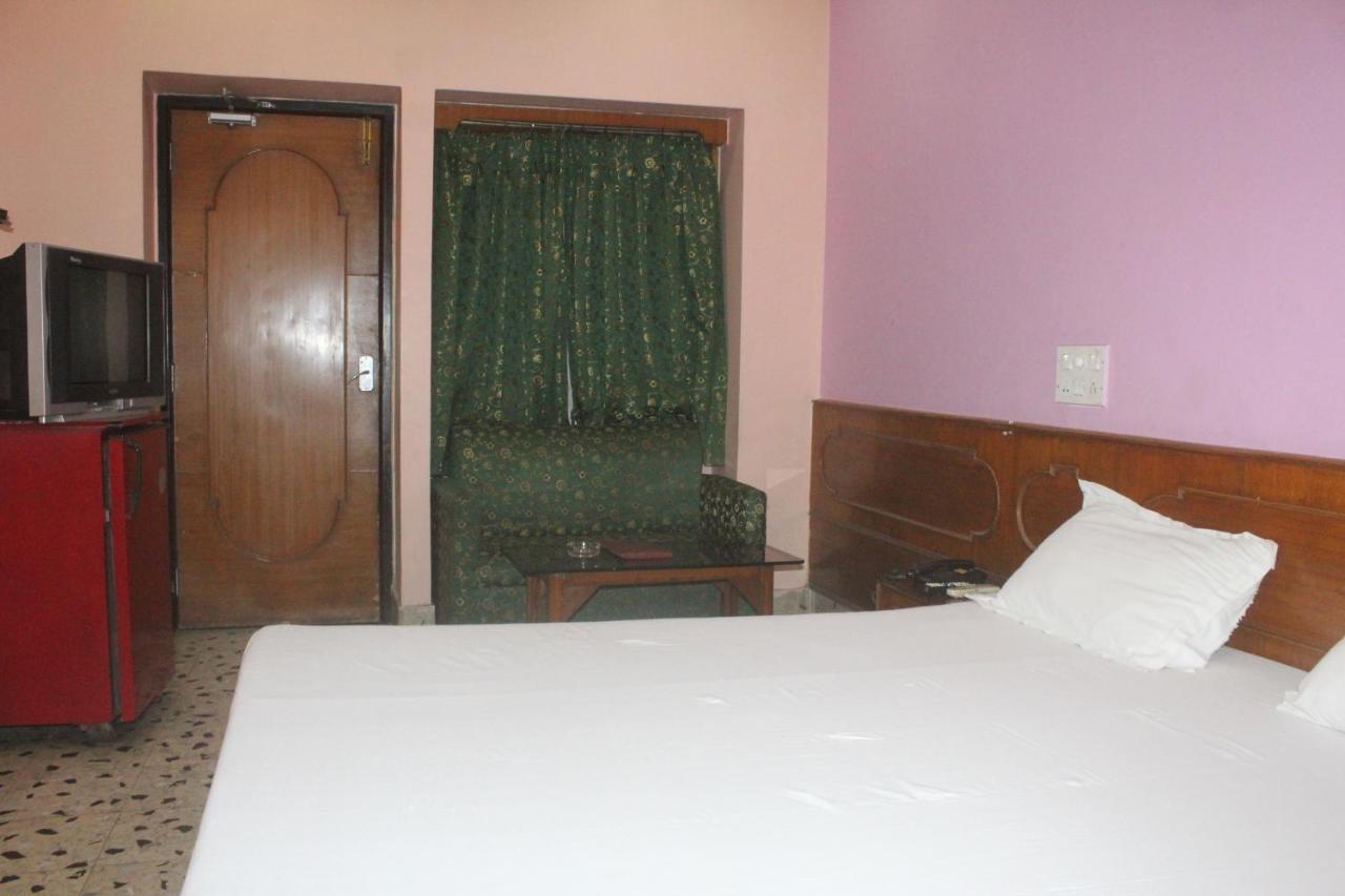 Hotel Heera Kolkata Luaran gambar